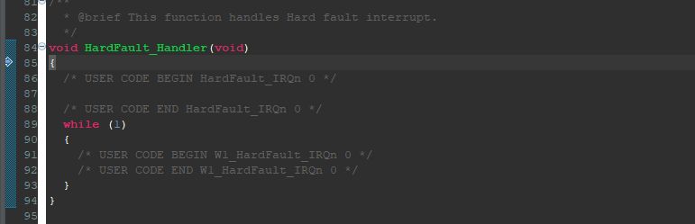 HardFault_Handler で自動停止した画面。左の「Debug」ビューでコールスタックが確認できる